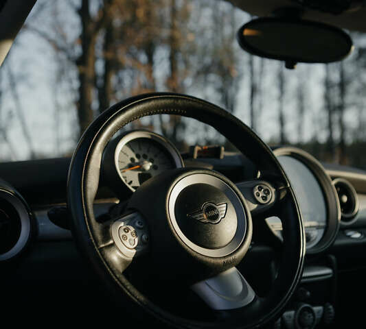 Білий Міні Клубмен, об'ємом двигуна 1.6 л та пробігом 200 тис. км за 6000 $, фото 5 на Automoto.ua