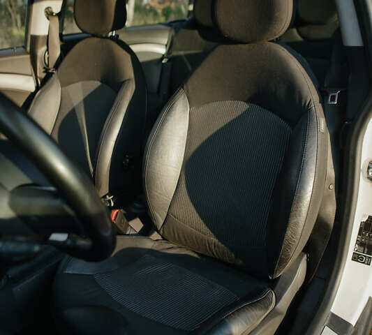 Білий Міні Клубмен, об'ємом двигуна 1.6 л та пробігом 200 тис. км за 7000 $, фото 7 на Automoto.ua