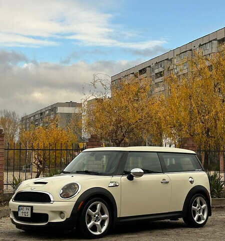 Белый Мини Клабмен, объемом двигателя 1.6 л и пробегом 198 тыс. км за 7900 $, фото 6 на Automoto.ua