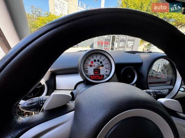 Білий Міні Клубмен, об'ємом двигуна 1.6 л та пробігом 158 тис. км за 7200 $, фото 14 на Automoto.ua