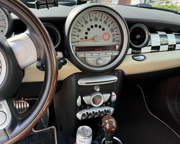 Білий Міні Клубмен, об'ємом двигуна 1.6 л та пробігом 186 тис. км за 8250 $, фото 16 на Automoto.ua