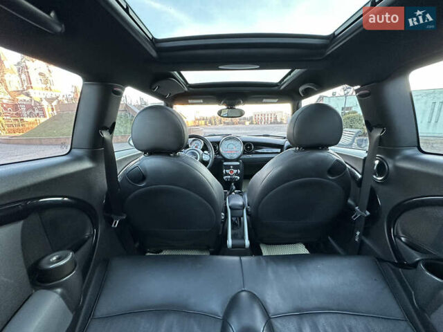 Білий Міні Клубмен, об'ємом двигуна 1.6 л та пробігом 191 тис. км за 8200 $, фото 25 на Automoto.ua