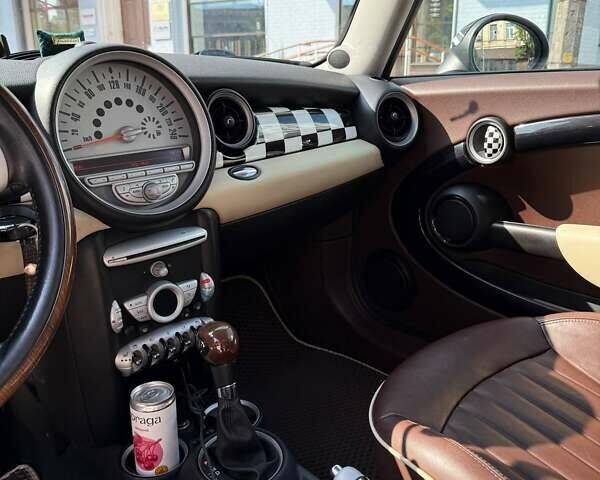 Білий Міні Клубмен, об'ємом двигуна 1.6 л та пробігом 186 тис. км за 8250 $, фото 7 на Automoto.ua