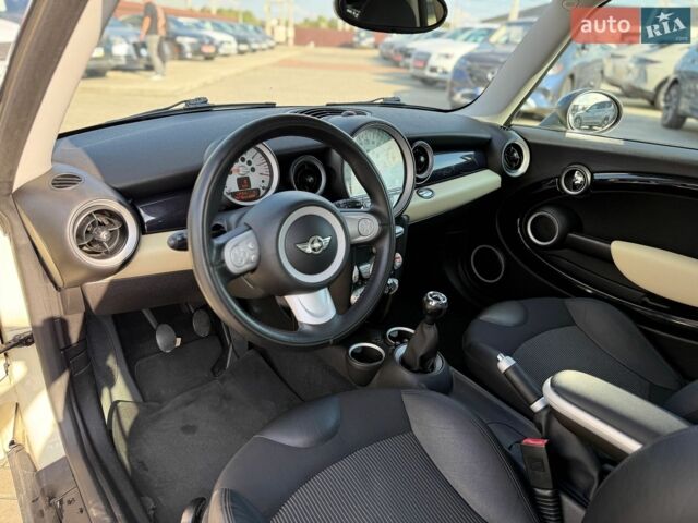Белый Мини Клабмен, объемом двигателя 1.6 л и пробегом 294 тыс. км за 5750 $, фото 13 на Automoto.ua
