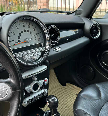 Белый Мини Клабмен, объемом двигателя 1.6 л и пробегом 198 тыс. км за 7900 $, фото 13 на Automoto.ua