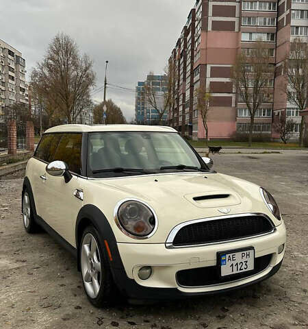 Белый Мини Клабмен, объемом двигателя 1.6 л и пробегом 198 тыс. км за 7900 $, фото 3 на Automoto.ua