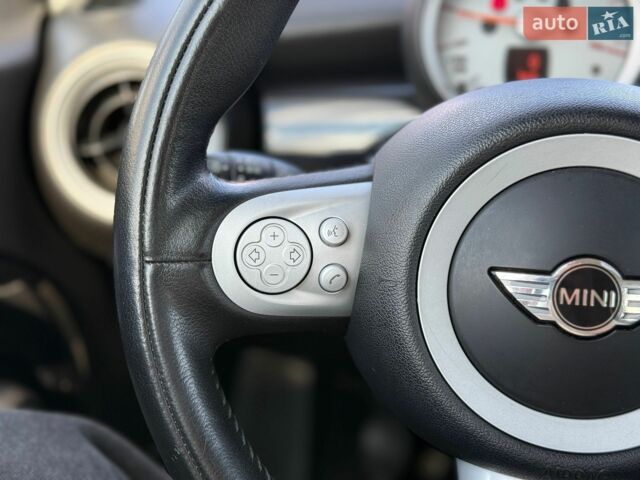 Белый Мини Клабмен, объемом двигателя 1.6 л и пробегом 294 тыс. км за 5750 $, фото 15 на Automoto.ua