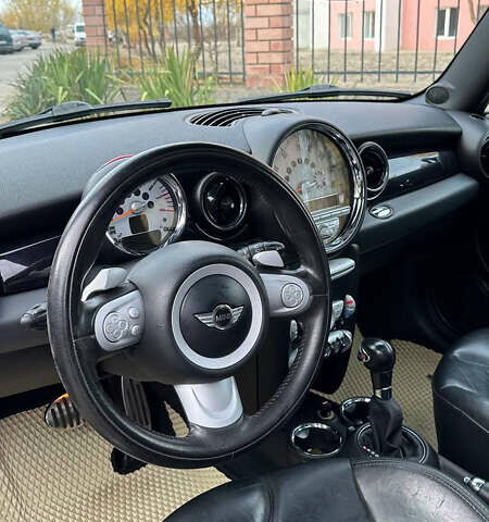 Белый Мини Клабмен, объемом двигателя 1.6 л и пробегом 198 тыс. км за 7900 $, фото 5 на Automoto.ua