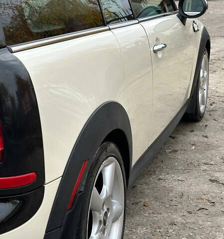 Белый Мини Клабмен, объемом двигателя 1.6 л и пробегом 198 тыс. км за 7900 $, фото 4 на Automoto.ua