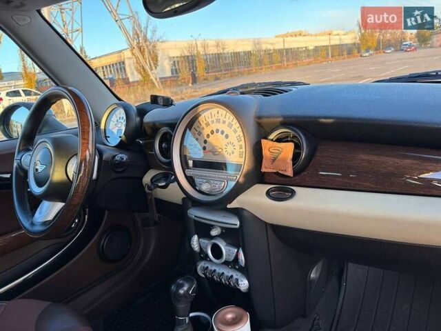 Білий Міні Клубмен, об'ємом двигуна 1.56 л та пробігом 324 тис. км за 9000 $, фото 27 на Automoto.ua