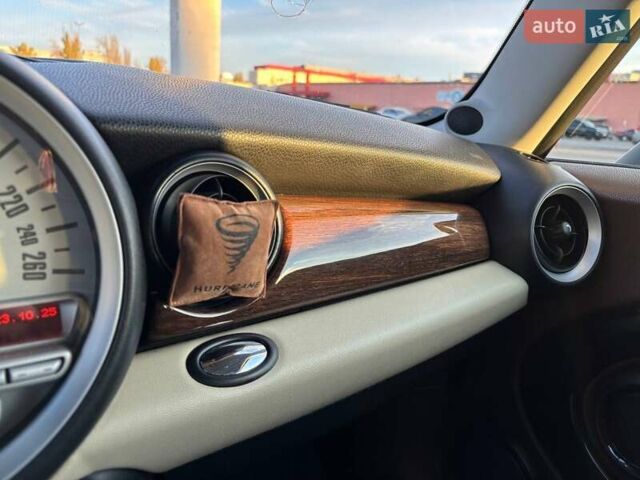 Білий Міні Клубмен, об'ємом двигуна 1.56 л та пробігом 324 тис. км за 9000 $, фото 21 на Automoto.ua