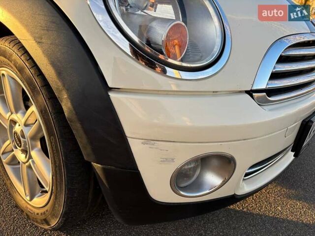 Білий Міні Клубмен, об'ємом двигуна 1.56 л та пробігом 324 тис. км за 9000 $, фото 28 на Automoto.ua