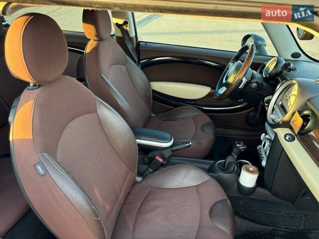 Белый Мини Клабмен, объемом двигателя 1.56 л и пробегом 327 тыс. км за 8199 $, фото 22 на Automoto.ua