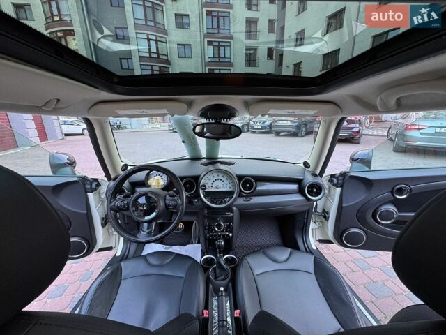Білий Міні Клубмен, об'ємом двигуна 1.6 л та пробігом 191 тис. км за 8550 $, фото 121 на Automoto.ua