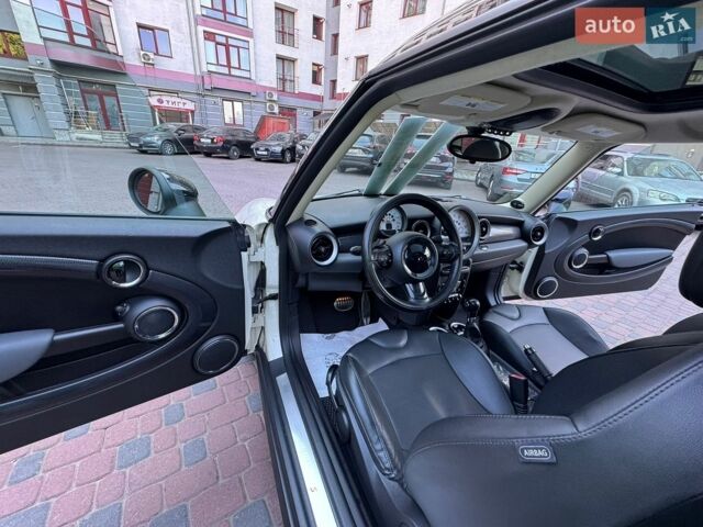 Білий Міні Клубмен, об'ємом двигуна 1.6 л та пробігом 191 тис. км за 8550 $, фото 113 на Automoto.ua