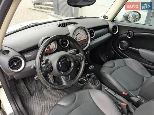 Белый Мини Клабмен, объемом двигателя 1.6 л и пробегом 187 тыс. км за 8999 $, фото 9 на Automoto.ua