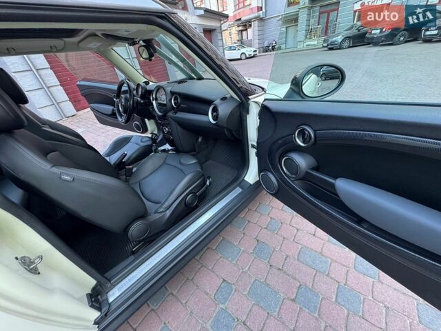 Білий Міні Клубмен, об'ємом двигуна 1.6 л та пробігом 191 тис. км за 8550 $, фото 134 на Automoto.ua