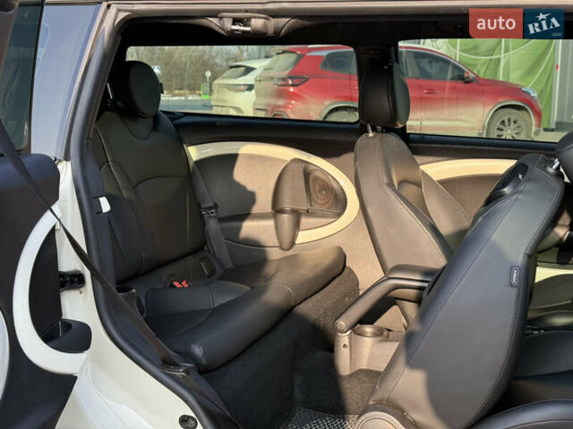 Білий Міні Клубмен, об'ємом двигуна 1.6 л та пробігом 139 тис. км за 8000 $, фото 12 на Automoto.ua