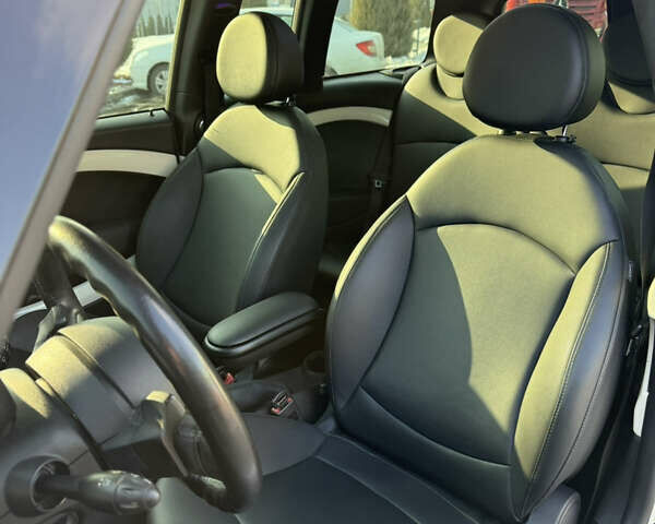 Білий Міні Клубмен, об'ємом двигуна 1.6 л та пробігом 139 тис. км за 8000 $, фото 11 на Automoto.ua