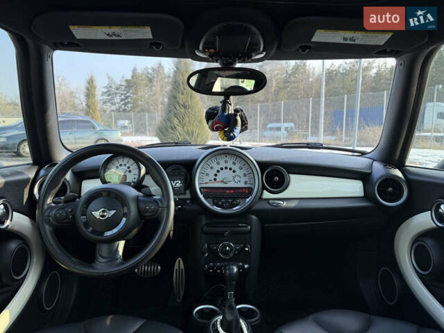 Білий Міні Клубмен, об'ємом двигуна 1.6 л та пробігом 139 тис. км за 8000 $, фото 5 на Automoto.ua