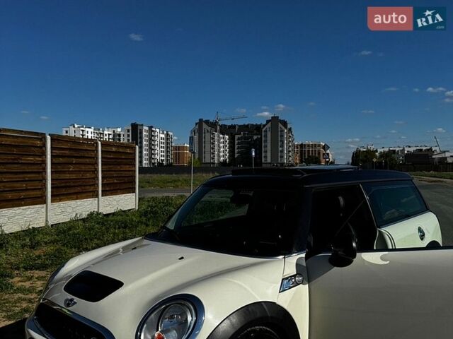 Белый Мини Клабмен, объемом двигателя 1.6 л и пробегом 165 тыс. км за 10000 $, фото 11 на Automoto.ua