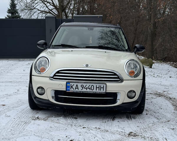 Білий Міні Клубмен, об'ємом двигуна 2 л та пробігом 235 тис. км за 8499 $, фото 5 на Automoto.ua