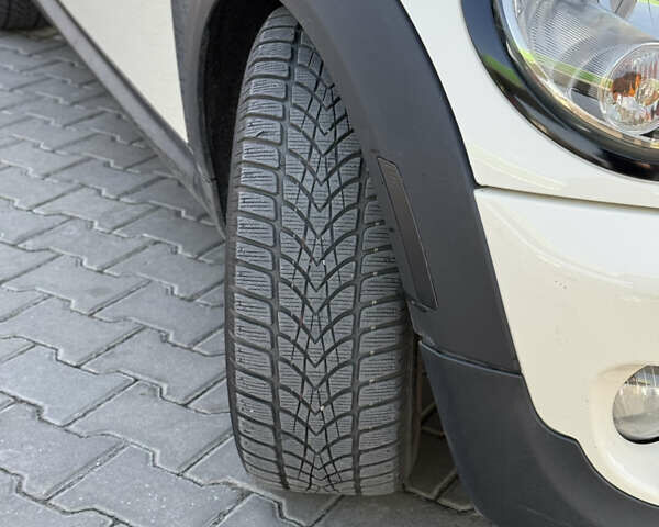 Білий Міні Клубмен, об'ємом двигуна 1.6 л та пробігом 139 тис. км за 8000 $, фото 14 на Automoto.ua