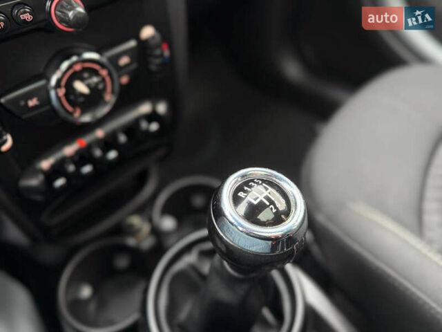 Белый Мини Клабмен, объемом двигателя 2 л и пробегом 209 тыс. км за 12999 $, фото 38 на Automoto.ua