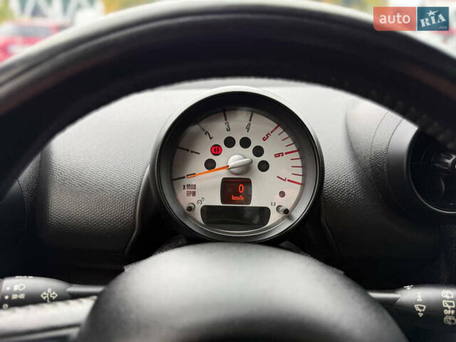 Белый Мини Клабмен, объемом двигателя 2 л и пробегом 209 тыс. км за 12999 $, фото 32 на Automoto.ua