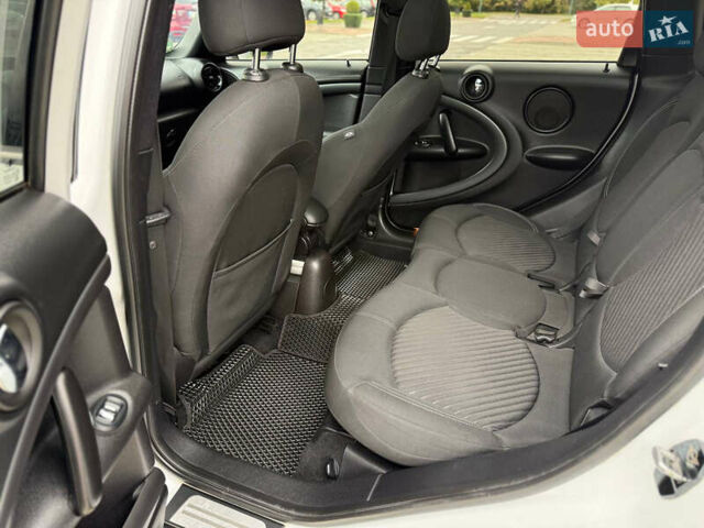 Белый Мини Клабмен, объемом двигателя 2 л и пробегом 209 тыс. км за 12999 $, фото 18 на Automoto.ua