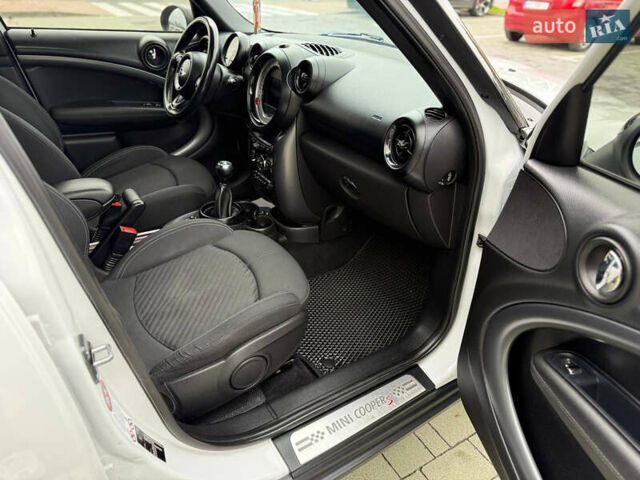Белый Мини Клабмен, объемом двигателя 2 л и пробегом 209 тыс. км за 12999 $, фото 23 на Automoto.ua