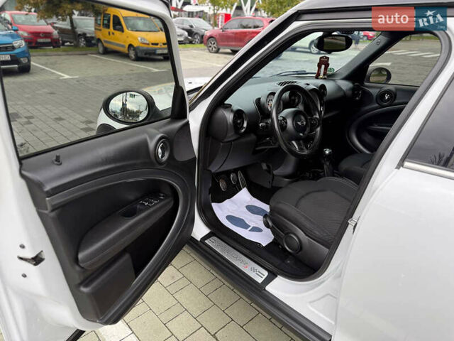Белый Мини Клабмен, объемом двигателя 2 л и пробегом 209 тыс. км за 12999 $, фото 27 на Automoto.ua