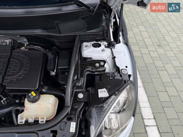 Белый Мини Клабмен, объемом двигателя 2 л и пробегом 209 тыс. км за 12999 $, фото 13 на Automoto.ua