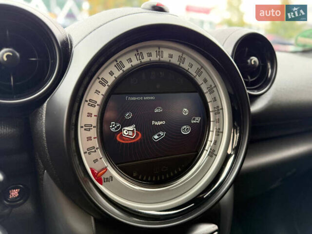 Белый Мини Клабмен, объемом двигателя 2 л и пробегом 209 тыс. км за 12999 $, фото 31 на Automoto.ua