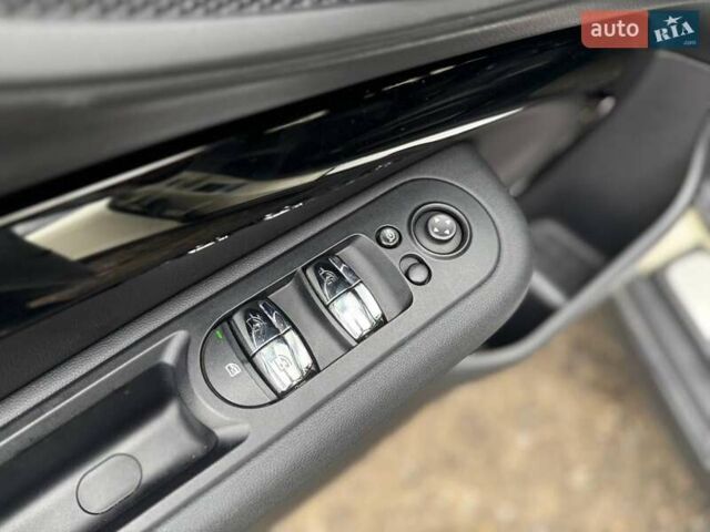 Мини Клабмен 2015 в Киеве на Automoto.ua Белый Мини Клабмен, объемом двигателя 2 л и пробегом 52 тыс. км за 17890 $, фото 14 на Automoto.ua