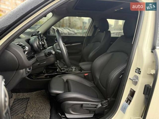 Мини Клабмен 2015 в Киеве на Automoto.ua Белый Мини Клабмен, объемом двигателя 2 л и пробегом 52 тыс. км за 17890 $, фото 9 на Automoto.ua