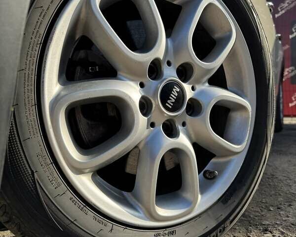 Білий Міні Клубмен, об'ємом двигуна 2 л та пробігом 152 тис. км за 13000 $, фото 5 на Automoto.ua