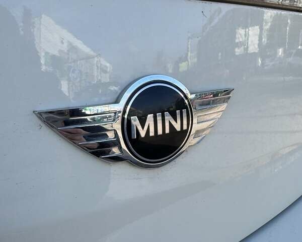 Білий Міні Клубмен, об'ємом двигуна 2 л та пробігом 152 тис. км за 13000 $, фото 9 на Automoto.ua