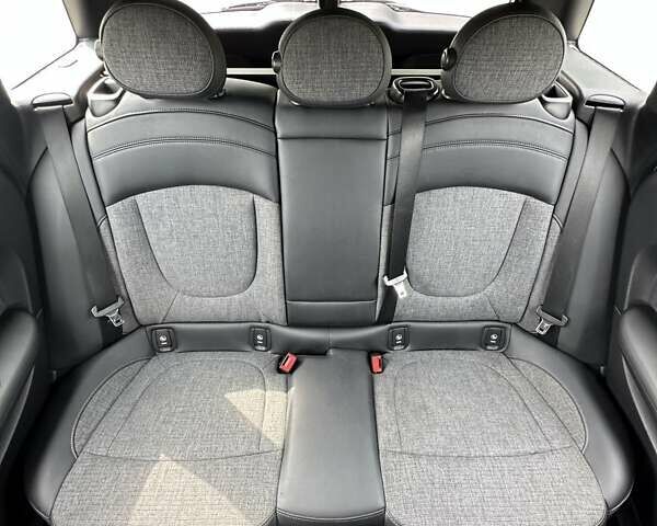 Белый Мини Клабмен, объемом двигателя 2 л и пробегом 152 тыс. км за 12400 $, фото 16 на Automoto.ua