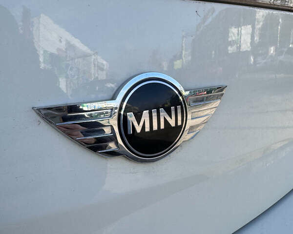 Білий Міні Клубмен, об'ємом двигуна 2 л та пробігом 152 тис. км за 13000 $, фото 9 на Automoto.ua