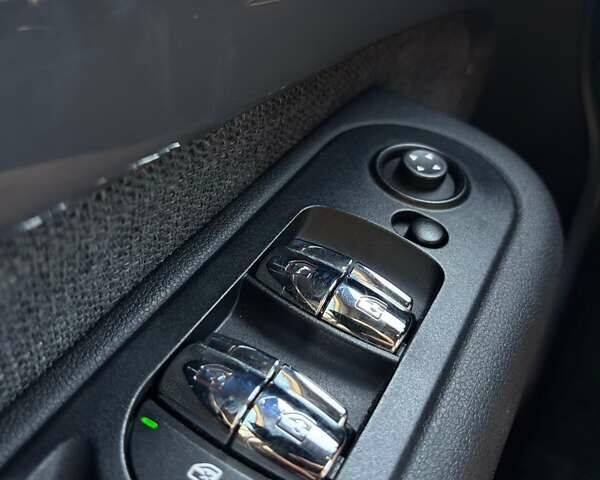Білий Міні Клубмен, об'ємом двигуна 2 л та пробігом 152 тис. км за 12400 $, фото 27 на Automoto.ua