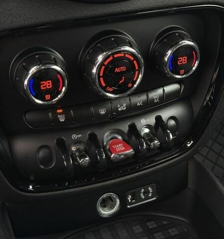 Белый Мини Клабмен, объемом двигателя 2 л и пробегом 152 тыс. км за 13000 $, фото 22 на Automoto.ua