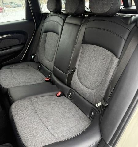 Белый Мини Клабмен, объемом двигателя 2 л и пробегом 152 тыс. км за 13000 $, фото 17 на Automoto.ua