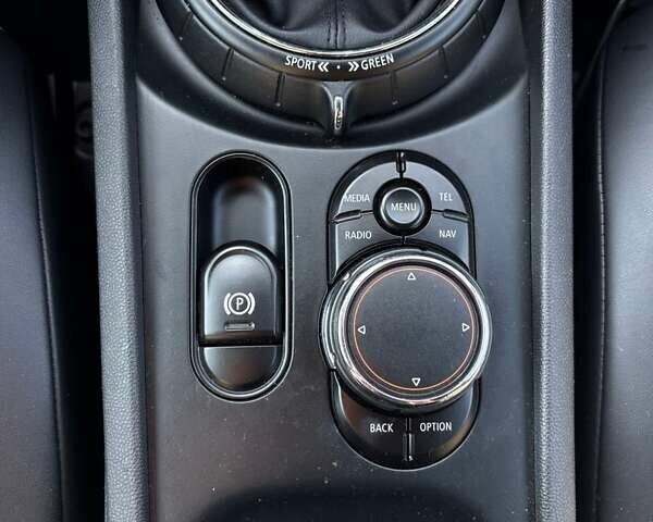 Мини Клабмен 2016 в Буче на Automoto.ua Белый Мини Клабмен, объемом двигателя 2 л и пробегом 152 тыс. км за 12400 $, фото 25 на Automoto.ua