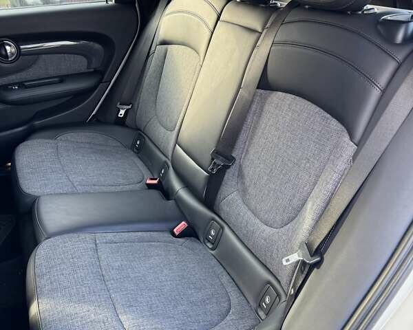 Білий Міні Клубмен, об'ємом двигуна 2 л та пробігом 152 тис. км за 13000 $, фото 19 на Automoto.ua