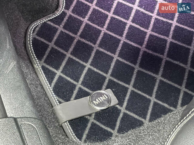 Белый Мини Клабмен, объемом двигателя 2 л и пробегом 70 тыс. км за 22000 $, фото 15 на Automoto.ua