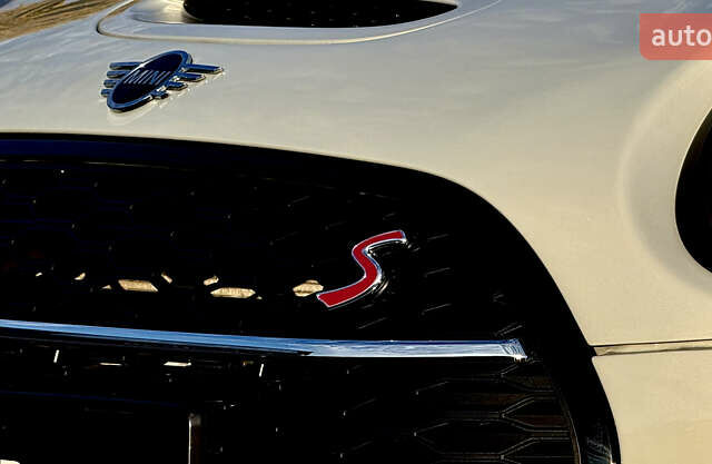 Белый Мини Клабмен, объемом двигателя 2 л и пробегом 70 тыс. км за 22000 $, фото 7 на Automoto.ua