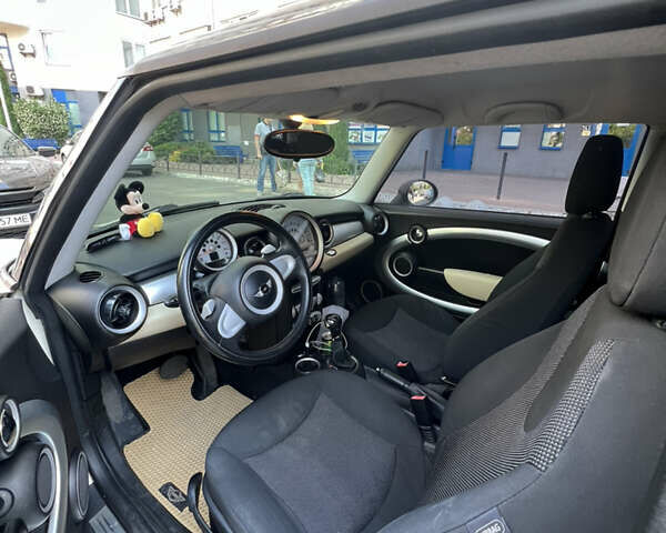 Бежевий Міні Clubman, об'ємом двигуна 1.4 л та пробігом 103 тис. км за 8900 $, фото 4 на Automoto.ua