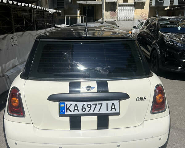 Бежевий Міні Clubman, об'ємом двигуна 1.4 л та пробігом 103 тис. км за 8900 $, фото 1 на Automoto.ua