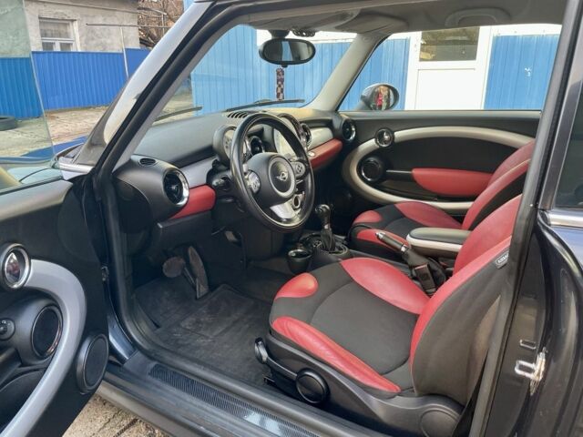 Черный Мини Клабмен, объемом двигателя 1.6 л и пробегом 215 тыс. км за 6850 $, фото 4 на Automoto.ua